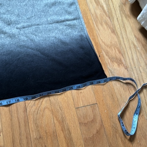 Peck & Peck Luxury Cashmere Poncho/Wrap Black/Gray - Picture 6 of 6